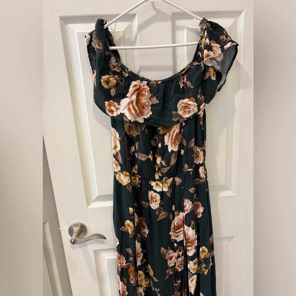 Andre by Unit Off-Shoulder Floral Dress in Black and Rose